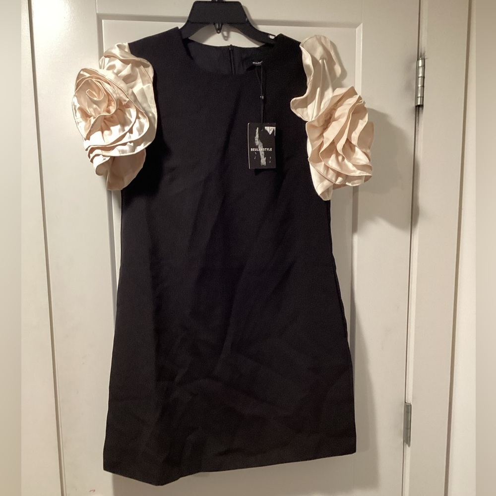 Nwt Beulahstyle Size L 3d Flower Sleeve Dress Black